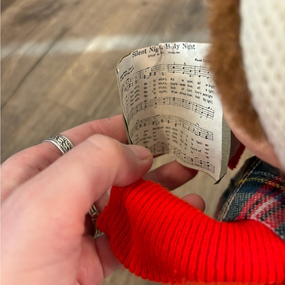 Vintage Paper Mache Christmas Caroler Hand Made Lady Silent Night Holiday Decor - Picture 5 of 12